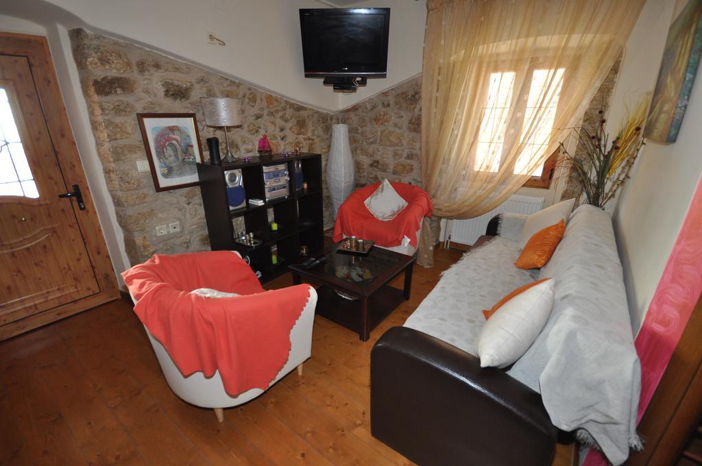 Villa Makrades باليوكاستريتسا المظهر الخارجي الصورة