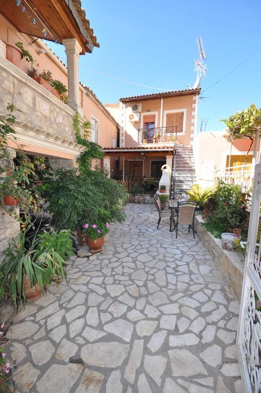 Villa Makrades باليوكاستريتسا المظهر الخارجي الصورة