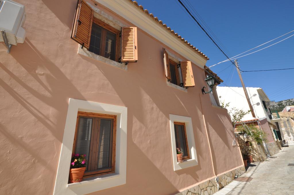 Villa Makrades باليوكاستريتسا المظهر الخارجي الصورة