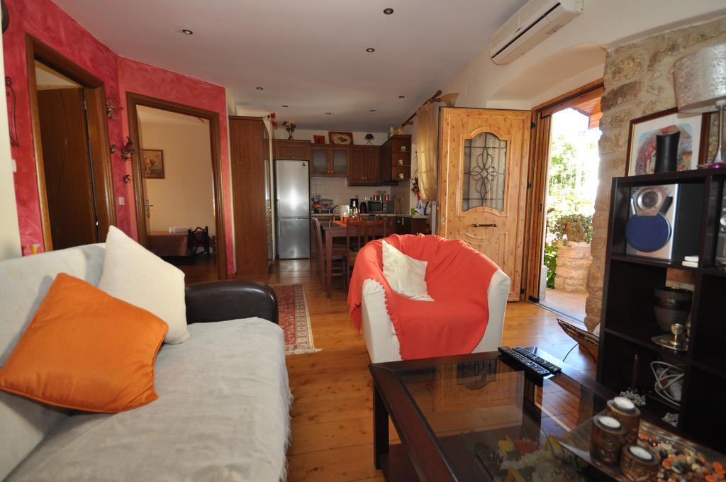 Villa Makrades باليوكاستريتسا المظهر الخارجي الصورة